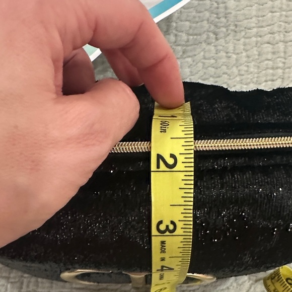 Dior Beaute Black Crossbody Bag with Gold Chain and Pearl strap accents - Picture 11 of 11